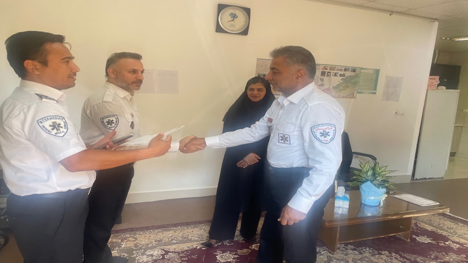  بازدید سرپرست شبکه بهداشت و درمان شهرستان مهدیشهر از پایگاه اورژانس جاده ای فولادمحله به مناسبت روز ملی اورژانس و  فوریت‌های پزشکی